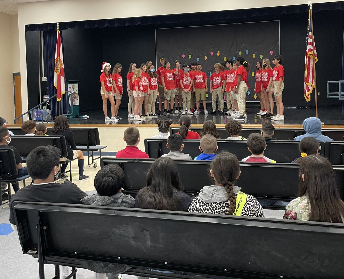 CannellaElem's tweet photo. Thank you @BenHillMS Music Department for putting on a spectacular performance for our 5th graders! They were so interested in learning more about Band, Orchestra, and Sound System 🎶. We even saw a few former Comets ☄️ ! #soaringComets @MusicCannella https://t.co/muoYcIiSYt