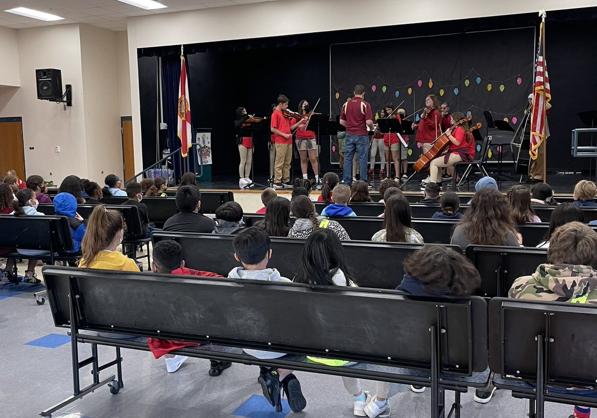 CannellaElem's tweet photo. Thank you @BenHillMS Music Department for putting on a spectacular performance for our 5th graders! They were so interested in learning more about Band, Orchestra, and Sound System 🎶. We even saw a few former Comets ☄️ ! #soaringComets @MusicCannella https://t.co/muoYcIiSYt