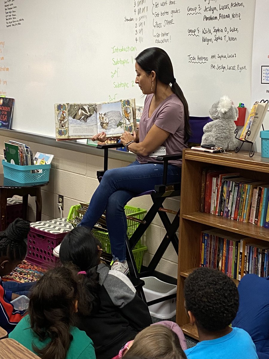 Shelton_KISD's tweet photo. We 💖 our Guest Readers! Thank you for spending the time to read with us today Mrs. Curtis! #ReadingMakesUsHappy #KoalaP2PMoments @KuehnleKISD @KuehnlePto https://t.co/39upW3ya2X