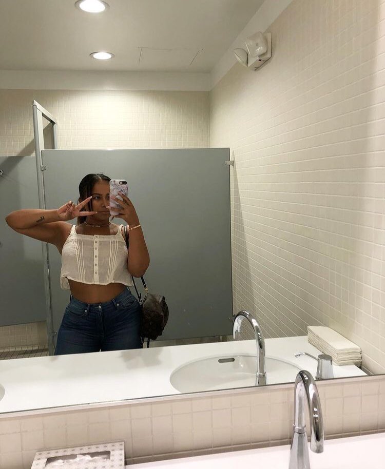 CieraMich22's tweet photo. It’s been tight these days but I’m still holding up 🙃And I’ve got this for y’all 🥰I think it’s cute 🦋miss me ?? https://t.co/CXyt2Ut0qk