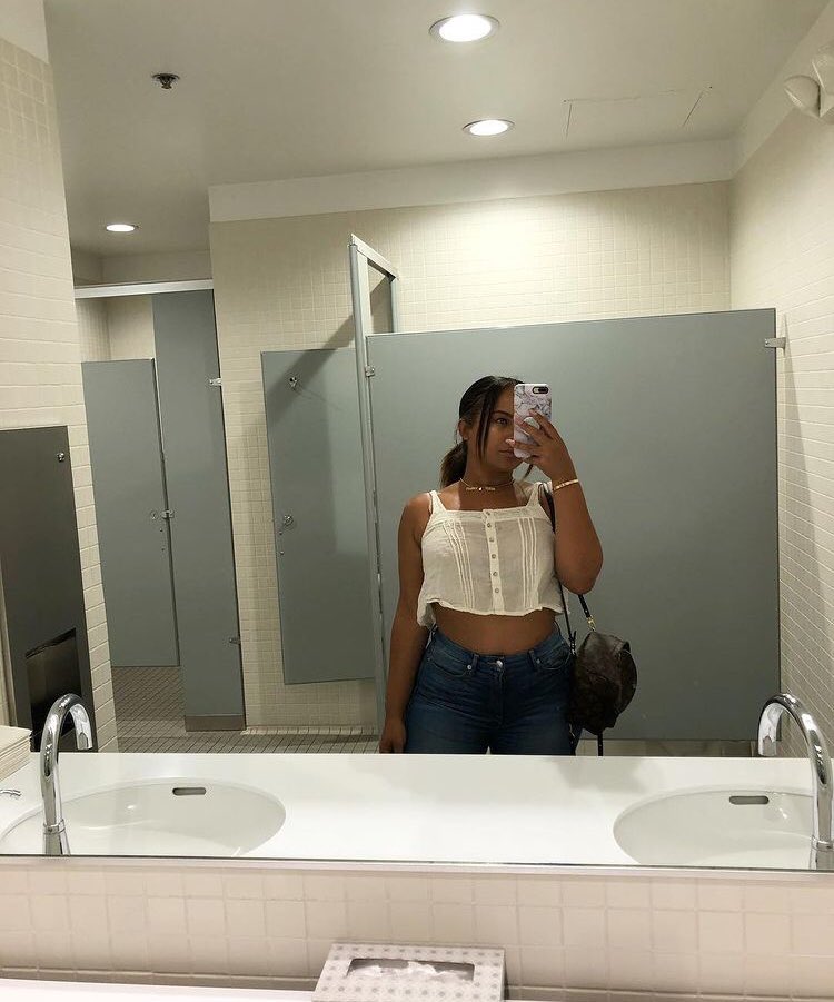 CieraMich22's tweet photo. It’s been tight these days but I’m still holding up 🙃And I’ve got this for y’all 🥰I think it’s cute 🦋miss me ?? https://t.co/CXyt2Ut0qk