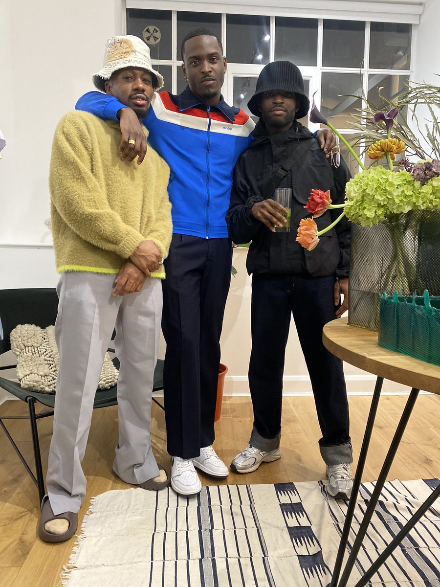 darrylotten's tweet photo. London Town link up! https://t.co/3X3u4X9hTI