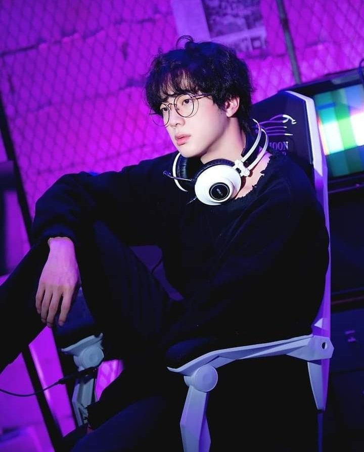 Veronic99993443's tweet photo. Feliz cumpleaños jin 🎉 https://t.co/FwfYMT65sA