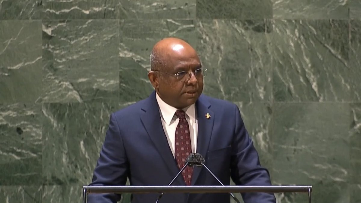 I encourage all UN country teams to further strengthen the engagement with @UNVolunteers who bring the spirit of human solidarity in our work | President of UN General Assembly H.E. Abdulla Shahid #PresidencyOfHope