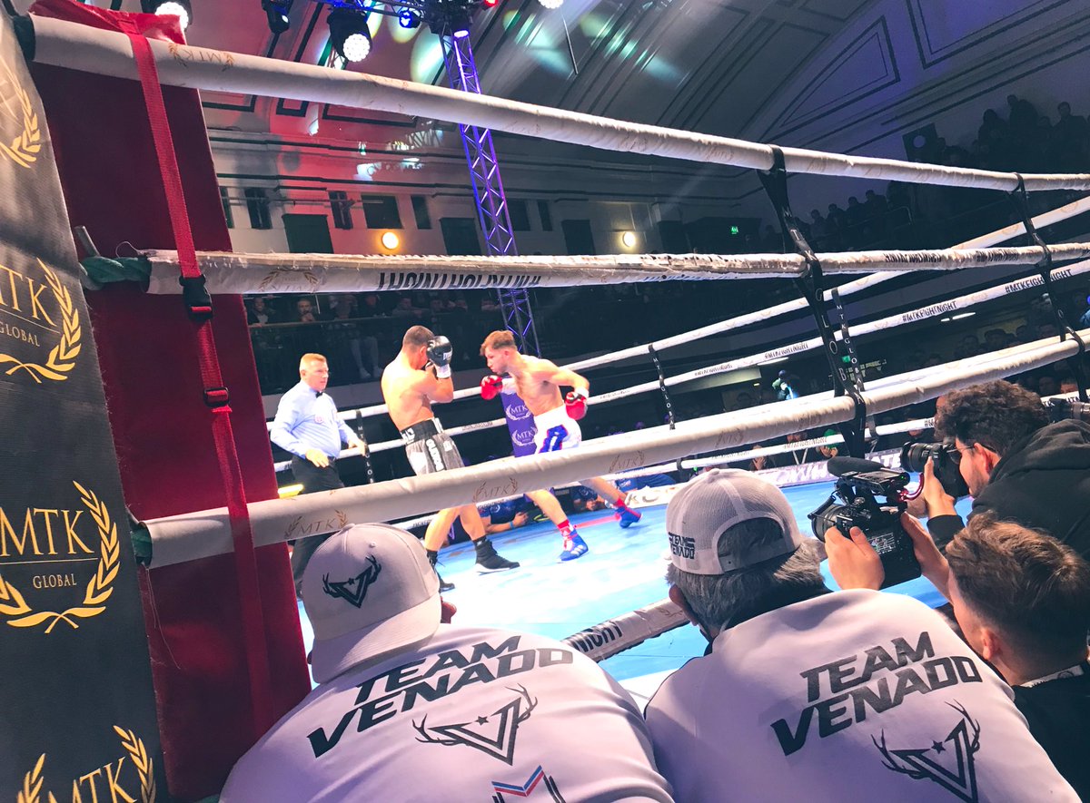 DannyBoyFrost's tweet photo. What a fight here at York hall between Issac Lowe and Luis Alberto Lopez 🔥🔥 https://t.co/aECqmOMNlJ