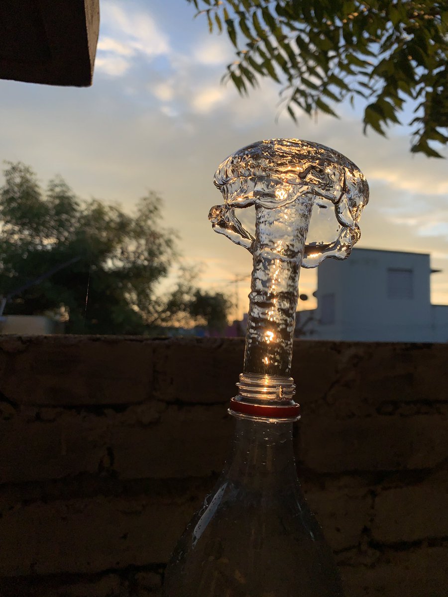 shyleshwar's tweet photo. Freeze the time
#shotoniphone #apple #sunset #freeze #water 

https://t.co/Lq443AboVR https://t.co/tupPxbDs29