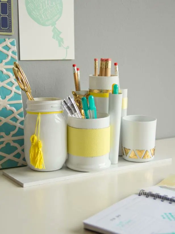 MishayBingham's tweet photo. Make a #homemade desk organizer to keep your desk decluttered. #diyprojects  https://t.co/Qo3aKVpGe2 https://t.co/yux42QRmlx