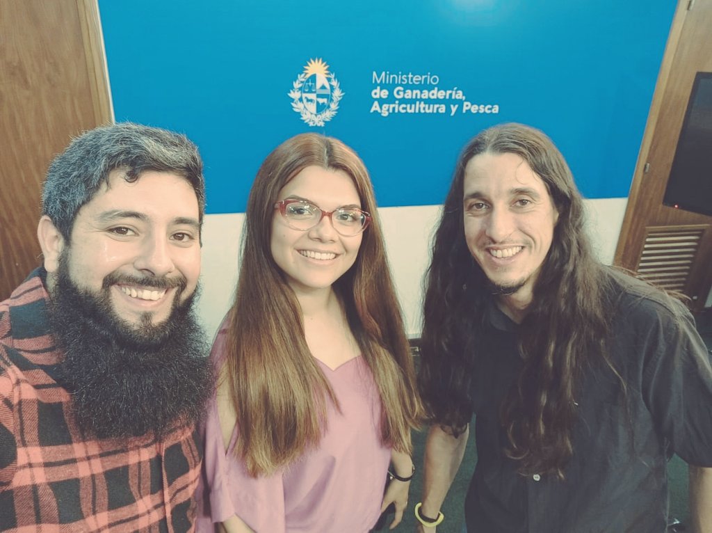 ImparFilms's tweet photo. Presentando #GanaderosCelestes en el Ministerio de Ganadería con un audiovisual de #ImparFilms 
. 
#FAO #MGAP #FAGRO #ANEP #UdelaR https://t.co/U5FxbOo4Xc
