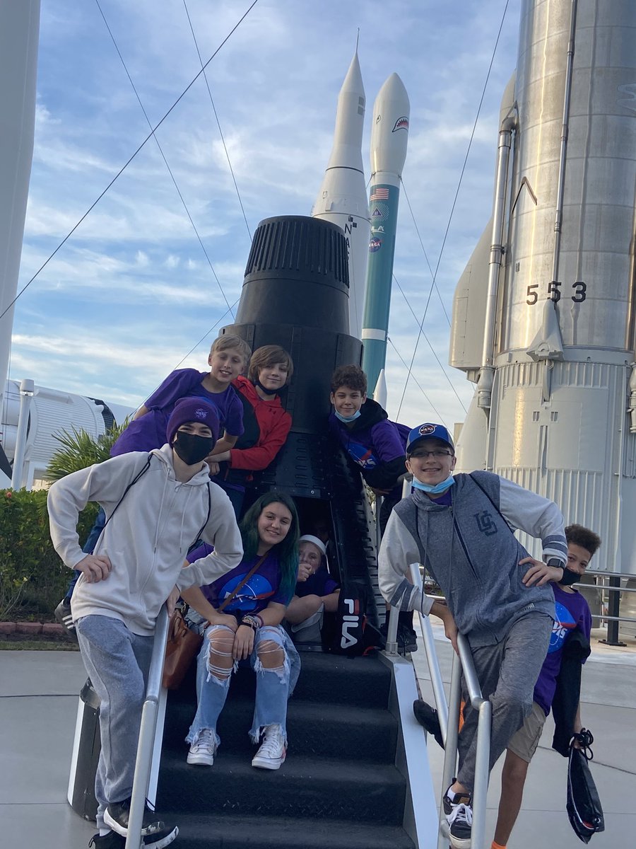 HawksNhawks4's tweet photo. More NASA pictures with my 7th graders! @RRMSRoyalKnight #WeAreRoyal https://t.co/AKT21edYCK