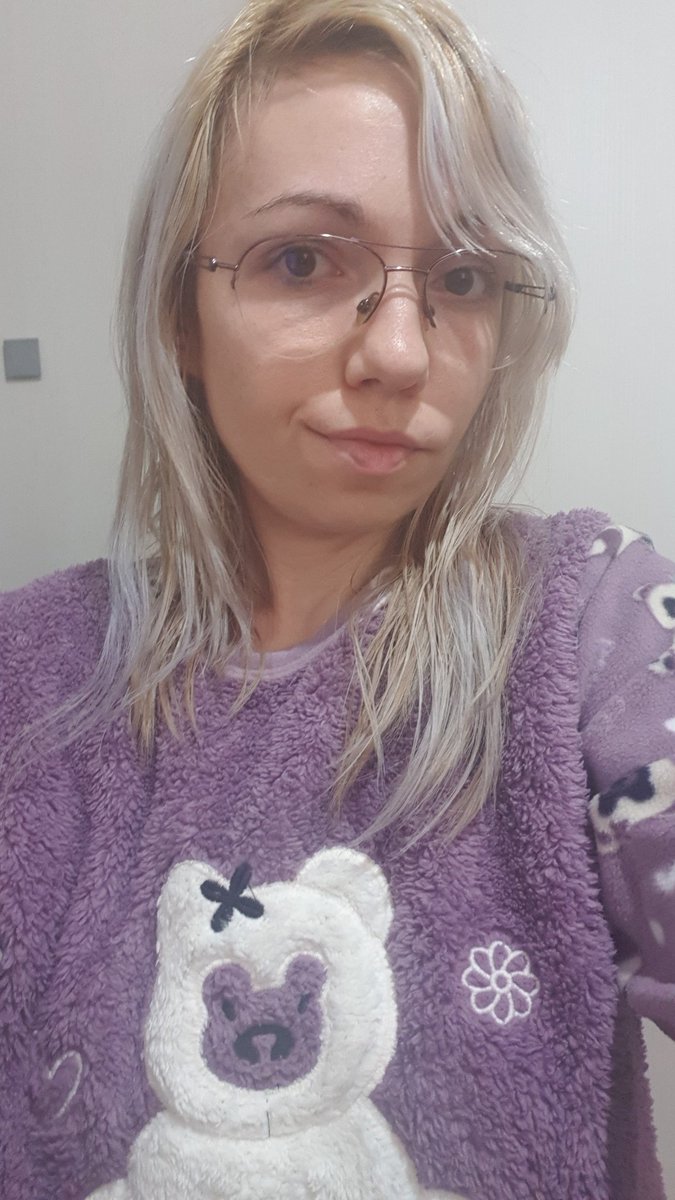 Live now twitch.tv/foxyjustagirl #twitch #streamer #gamergirl #retweet #stream #twitchstreaming