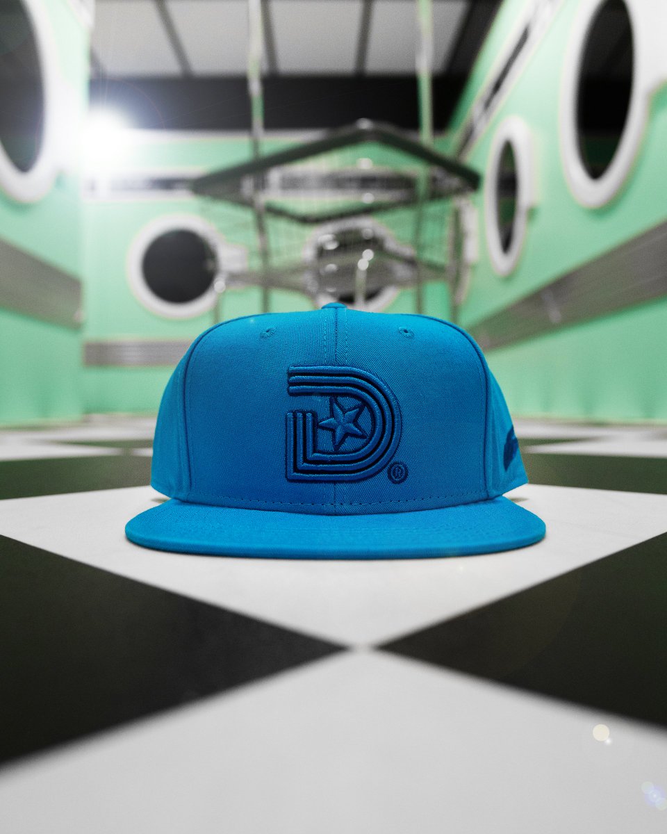 TripleDgear's tweet photo. Step into this icey season with the Tonal Drip Collection - Royal Reef.  Made out of royal blue cotton for a responsive fit while maintaining an elegant Snapback cap shape - perfect for snowball fights and snowman making!

Secure your snapback here → https://t.co/SVd32Gdd5k https://t.co/nyoHSkFKJ9