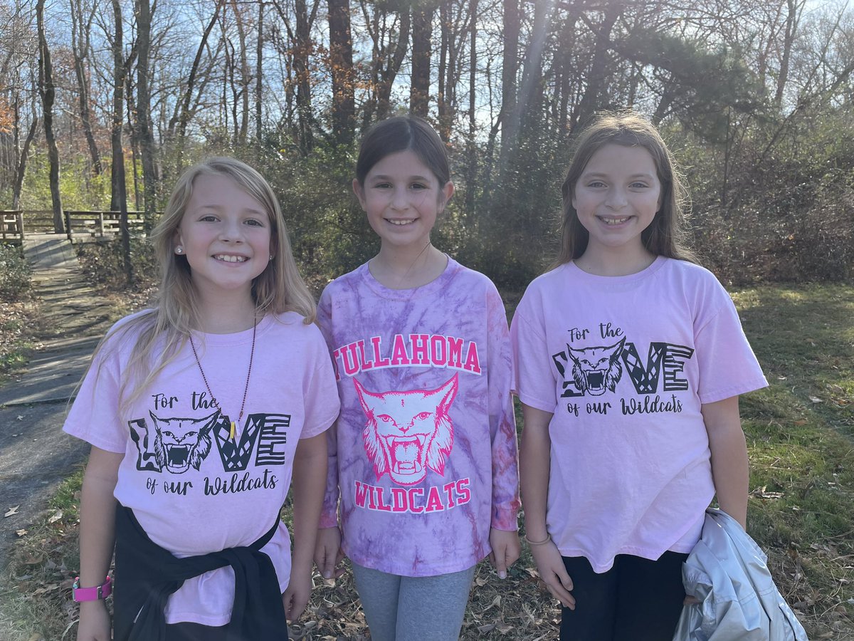 CorynnMoyers's tweet photo. Third grade at Farrar is so excited for our @Ttown_FB team! Go Wildcats! You’ve got this! @JackTFarrar @PeggyLucas17 @AngelaTinnon https://t.co/56mrmUGM1n