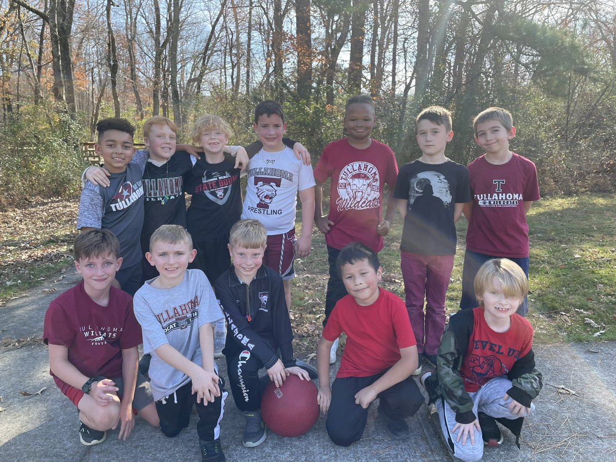 CorynnMoyers's tweet photo. Third grade at Farrar is so excited for our @Ttown_FB team! Go Wildcats! You’ve got this! @JackTFarrar @PeggyLucas17 @AngelaTinnon https://t.co/56mrmUGM1n