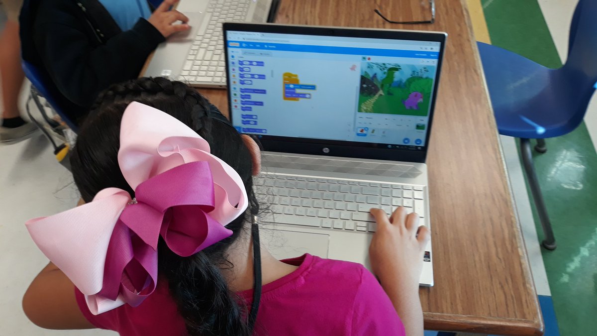 BWhirledCulture's tweet photo. @EastTerrellHil1 is the place to be this afternoon! Learning how to create sprites, change their costumes, make them talk and move them around the screen๐ Coding club is way too much fun!!! #CoderPals #DATADoes @dataedwhite @NEISD @YouthCodeJam https://t.co/1Ut2xHafKA