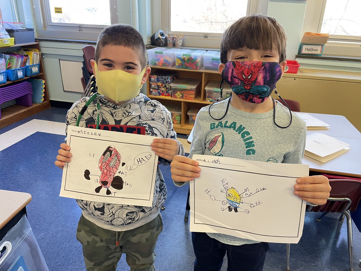dmlake6's tweet photo. Our superstar writers celebrated their work with a partner. Way to go, Little Sailors! ⭐️✏️ @MarissaAlonso7 https://t.co/IlwH1hOyQF