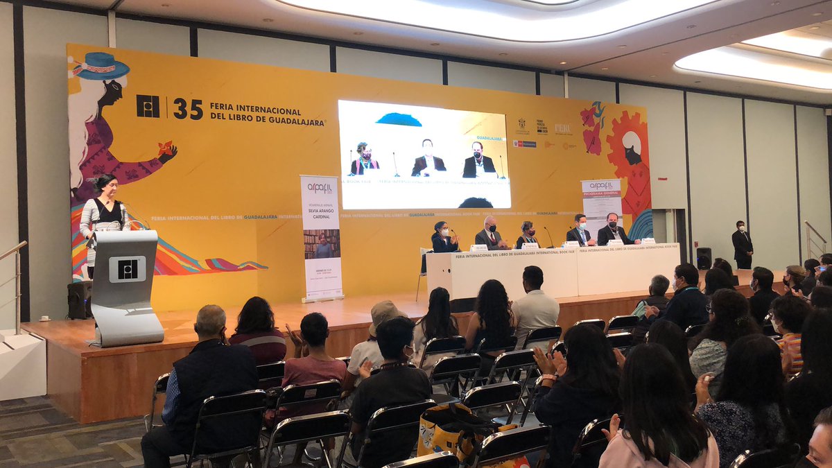 Inicia la ceremonia de clausura de la <a href="/ArpaFIL/">ArpaFIL</a> 2021 y la entrega de la medalla “Jorge Camberos Garibi” a Silvia Arango Cardinal, arquitecta colombiana destacada en el campo de la crítica. #ArpaFIL2021 👏🏼🏅