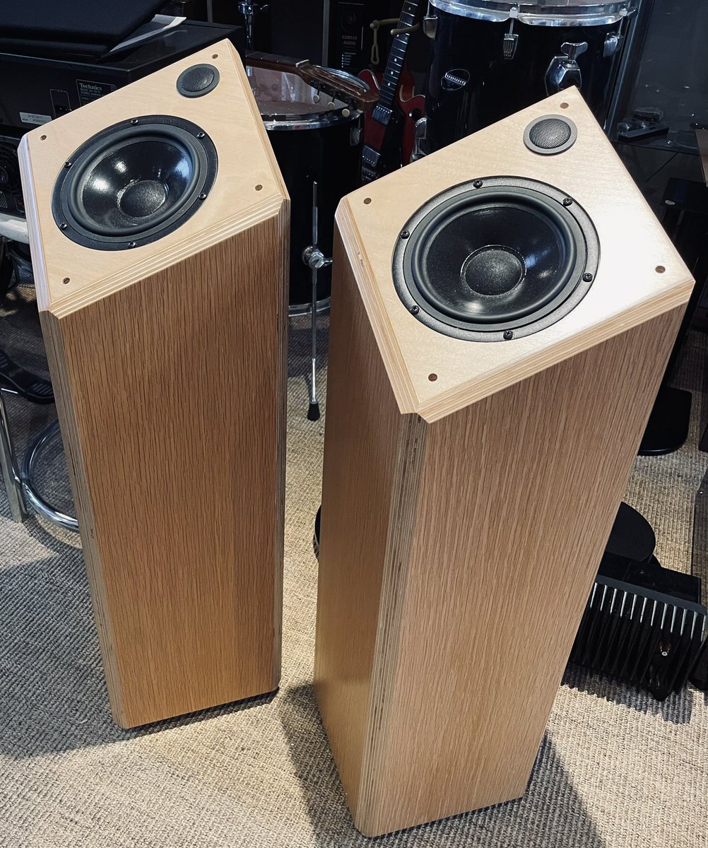 Midlandaudiox's tweet image. A superb pair of #shahinian #compass2 in oak #omnidirectional RRP£3995 selling at £1899 @midlandaudiox #belbroughton #worcestershire #pearaudio