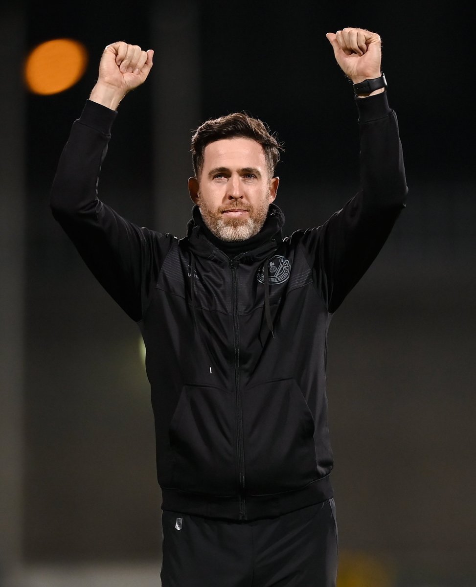 ShamrockRovers's tweet photo. Congratulations to Stephen Bradley who has been named the PFA Ireland Premier Division Manager of the Year ☘️

Well deserved, gaffer 👏 https://t.co/8tF6NNroB9