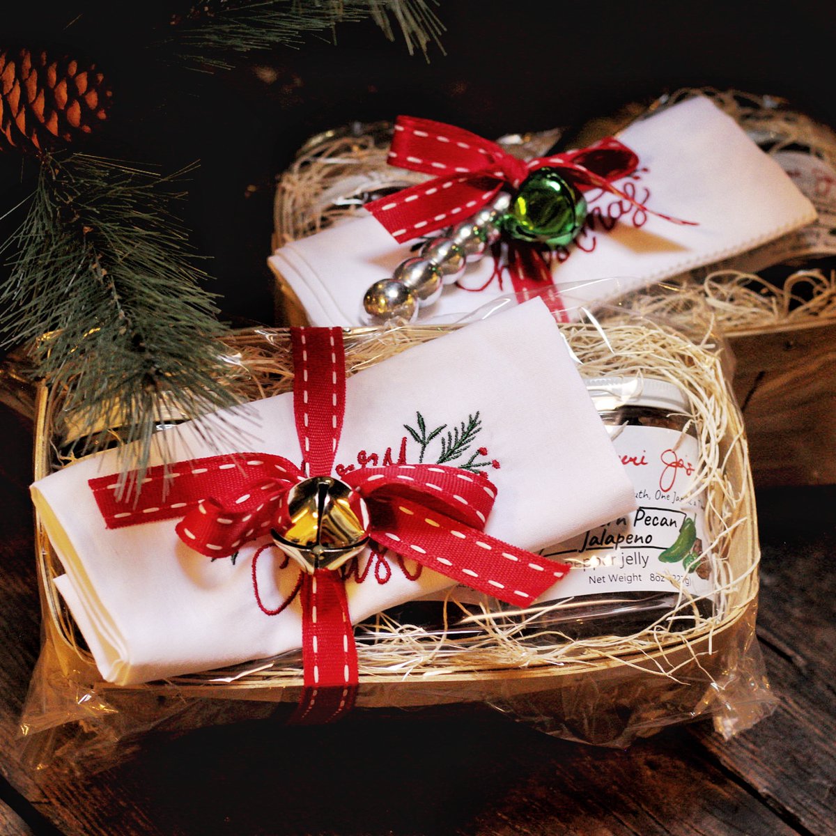 lauri_jos's tweet photo. We love how The Shoppes at Fourth &amp; Cherry styled these Lauri Jo's products for easy Christmas gift-giving!🎄

If you'd like to make your own gift baskets, you can purchase jars at https://t.co/GuRwsUXHOP. Let us know what you come up with! https://t.co/10SCm2yv69