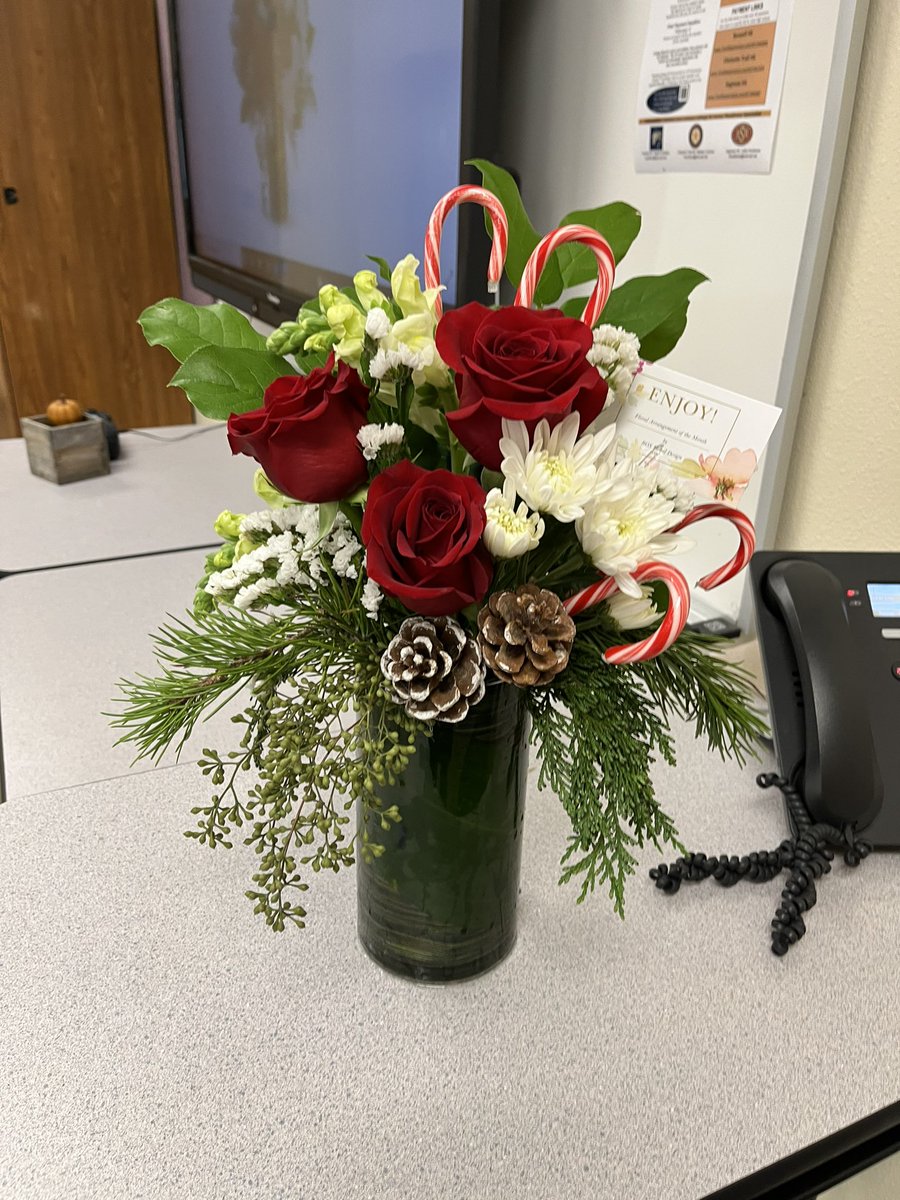 FloralBos's tweet photo. DECEMBER 2021 Floral Arrangement of the Month “Winter Delight” Theme. 4th period did a fabulous job on these! @EMSISD_CTE #Bostrong https://t.co/1JGmGYVBow