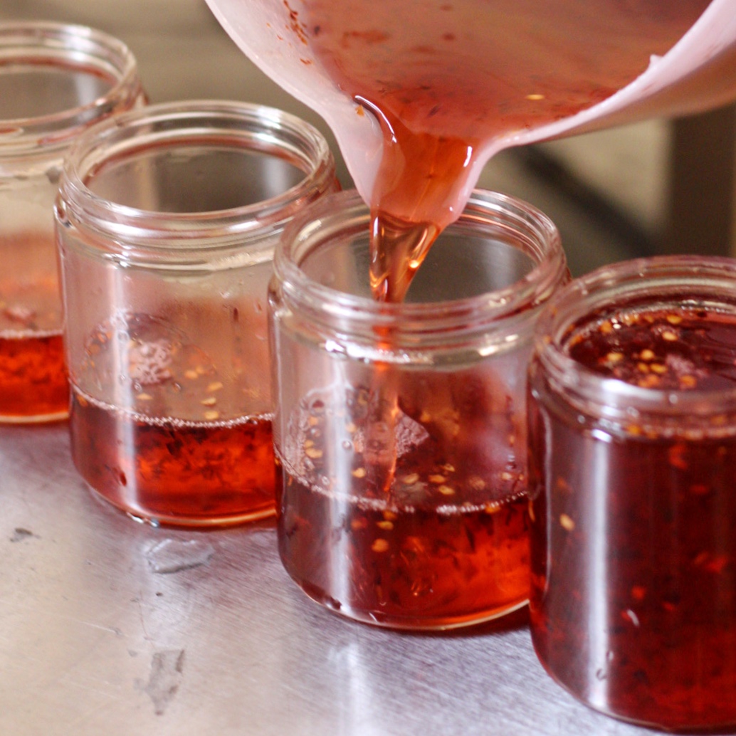 lauri_jos's tweet photo. Each jar of Lauri Jo's is handcrafted in small batches to ensure we provide you with the most delicious product possible! Here's a behind the scenes look at our red pepper jelly making process 🌶

Shop small this holiday season at https://t.co/GuRwsUXHOP https://t.co/FByXmxEGP9