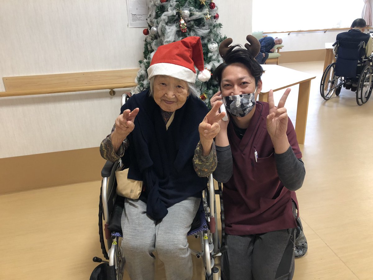 mirainosato's tweet photo. 日に日にクリスマスが近づいてくるミラねぇ…

またまた独身にはキツいイベントだミラ…

#みらいの里
#もういくつ寝ると
#クリスマス https://t.co/c4jbw1xLZC