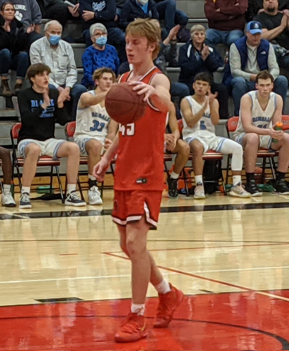 Marcus_R_Fuller's tweet image. Impressive opening game for Stillwater 2023 guard @MaxShikenjanski with 45 points in @PonyBasketball's 75-72 win against Blaine at home tonight. His father and Ex-Gopher @jimshikenjanski help coach them to the W. @mnbasketballhub