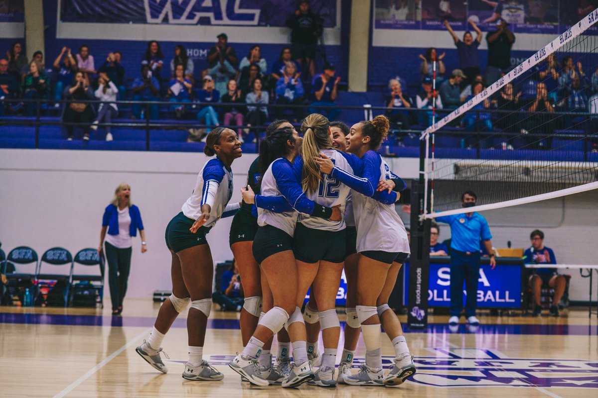 SFA_Volleyball's tweet photo. What a night in Shelton 🤩

#AxeEm
#RaiseTheAxe https://t.co/kP4fMjQoHi