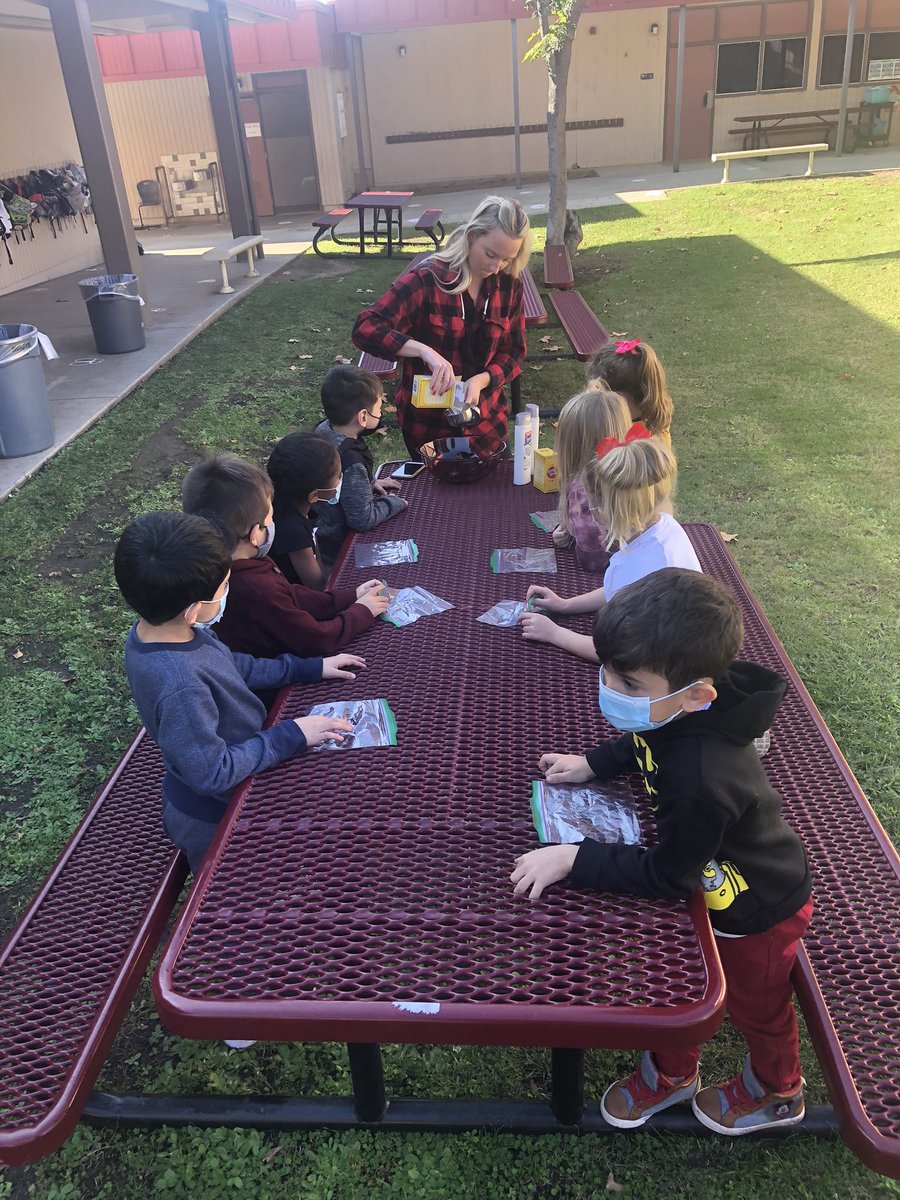 mrs_byaghi's tweet photo. Today we conducted our first science experiment…WE MADE SNOW❄️☃️The students used the scientific method to make predictions, observe, and record their findings! @bautistat27 @LinzFeliberty @VistaGrandeCV @CajonValleyUSD https://t.co/Q17RMdOCtS