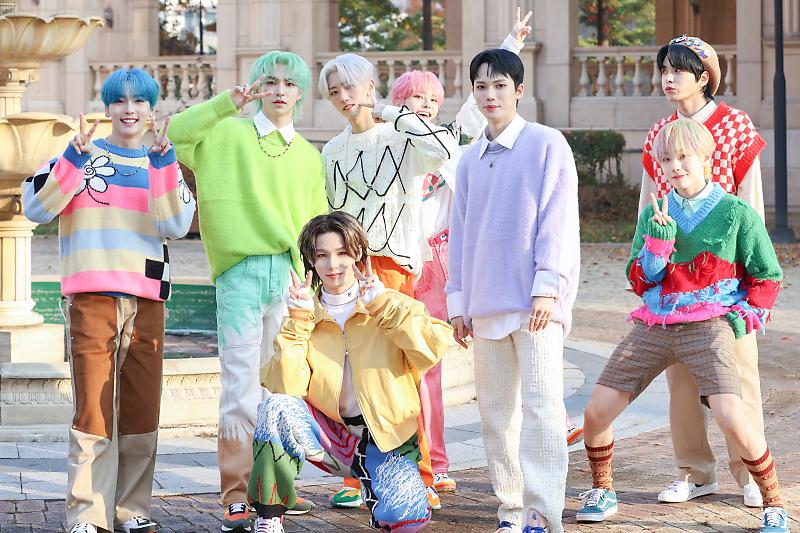OfficialEent's tweet photo. [#POST]
⠀
[E'LAST] To.Lie_종합사진세트_1편

📮https://t.co/RYC4WNL8fd
⠀
#ELAST #엘라스트 #ToLie #투라이 
#Eent #이엔터 https://t.co/lZZN4dqzVx
