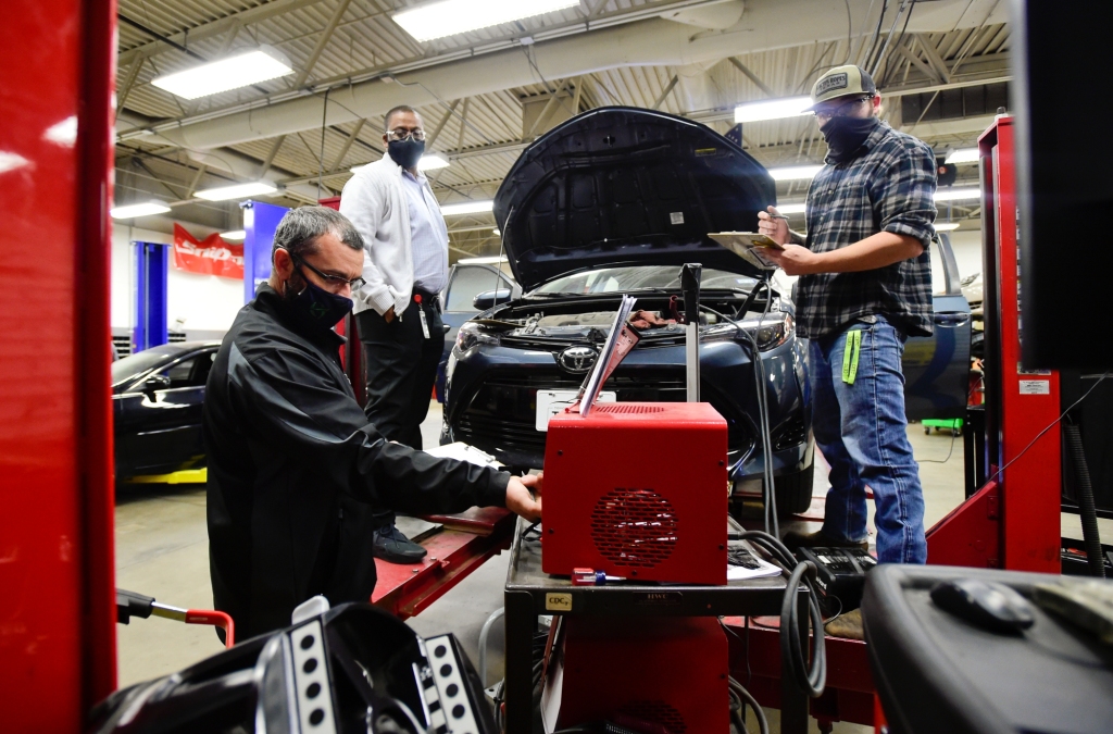 TimesCall's tweet photo. St. Vrain Valley School District pilots Toyota automotive training program https://t.co/44IHDCc6nH https://t.co/BBulMLzBd5