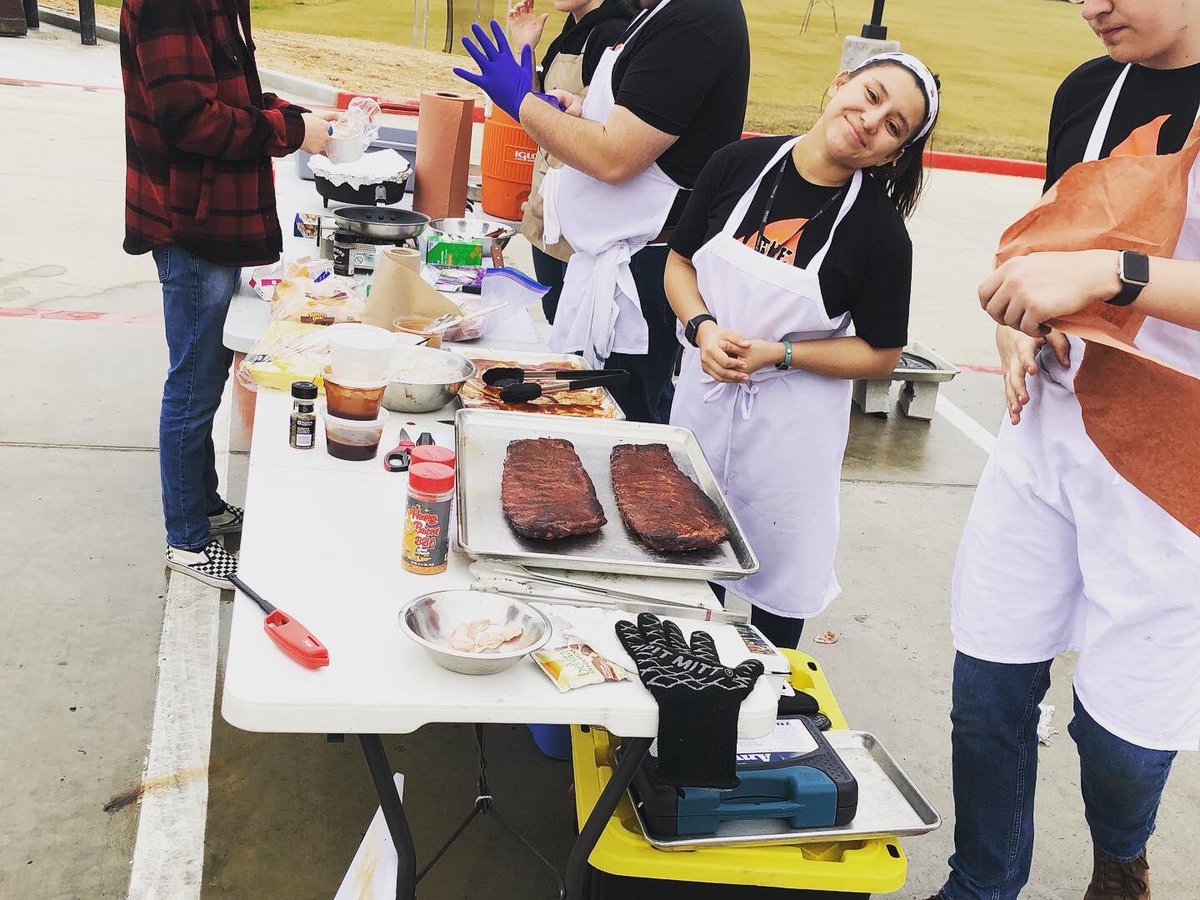 TheHeatatKCAL's tweet photo. Glad to be back at the @HighSchoolBBQ competition- fun day and not a bad first round! @KellerISD_CTE https://t.co/sHwkgfe7kX