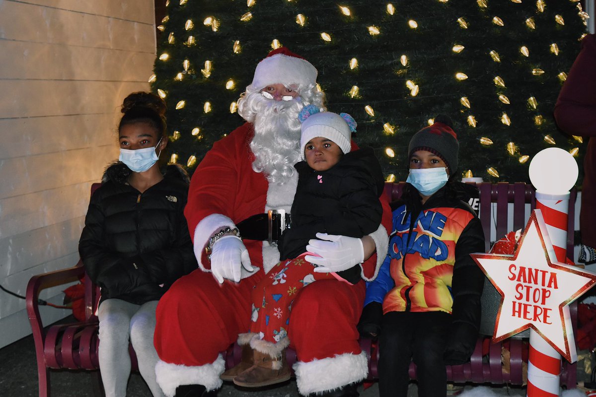MariaForCF's tweet photo. So thankful to the constituents for their participation! Santa came to #Centralfalls and the kids were super happy! Thank you to the team’. #teammaria #thebestlightingever #merrychristmas #HappyHolidays #bestsanta https://t.co/6geYYJrRfW