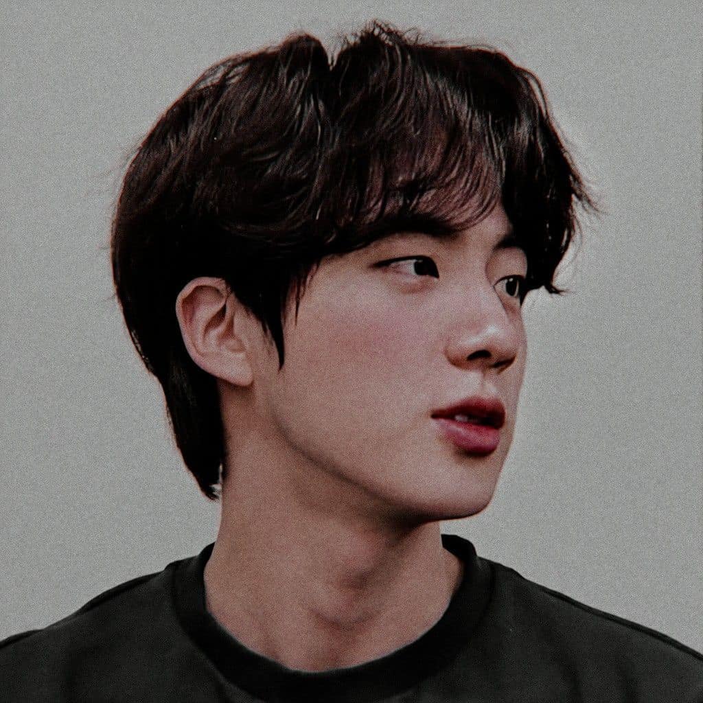 Triggered_fam's tweet photo. Happy Birthday World wide handsome Jinnnnn 🌝🥳✨✨🎂🍫

#HappyBirthdayJin #WorldwideHandsomeDay https://t.co/3vPcXB32ew