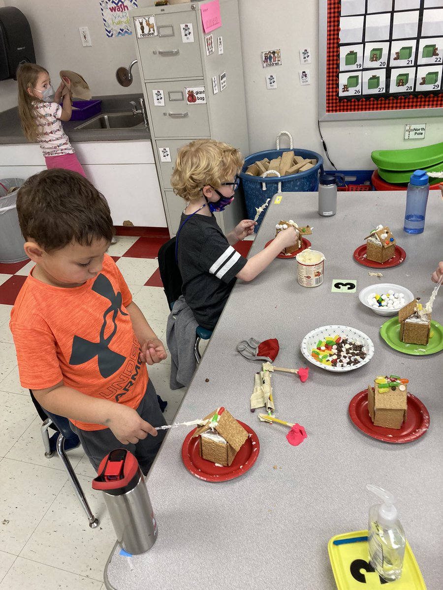Storytellers153's tweet photo. Our kindergarten class started our unit on Holidays Around the World. Today we flew to German to make gingerbread houses. Students were a little upset we didn’t actually fly to German. Lol! @GuffeyElem https://t.co/vRxQuGvxBX