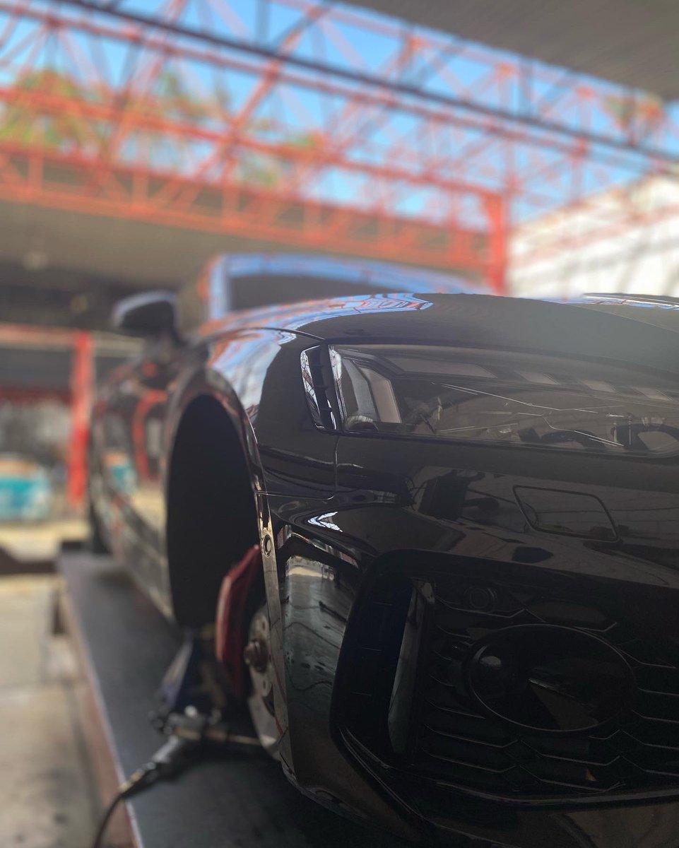 Auto_Designer's tweet photo. Cambio de llantas https://t.co/B0y8OwSNCi
