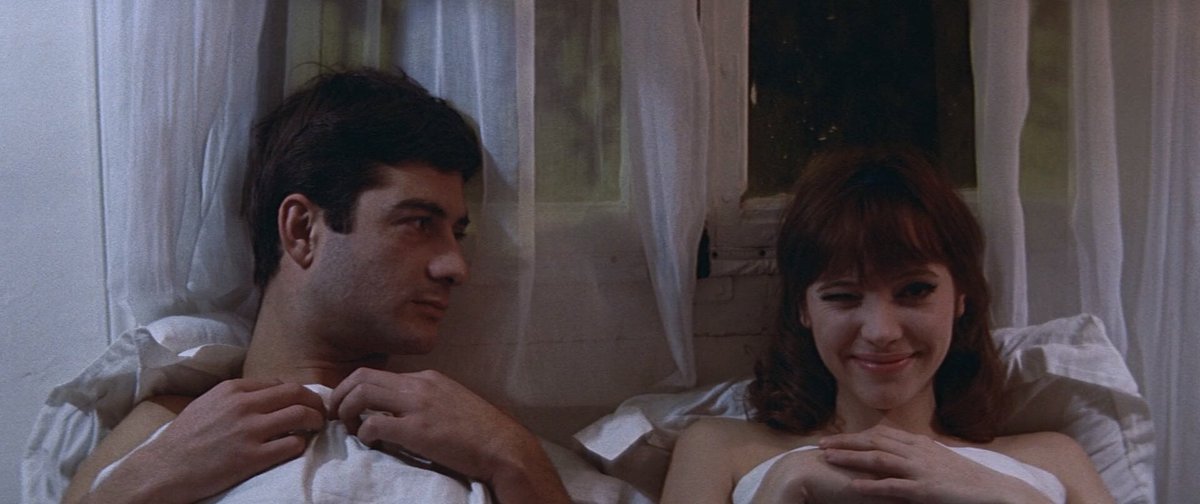 simonchouchou's tweet photo. anna karina breaking the fourth wall

une femme est une femme, 1961
dir. jean-luc godard https://t.co/4cMGtTMqio