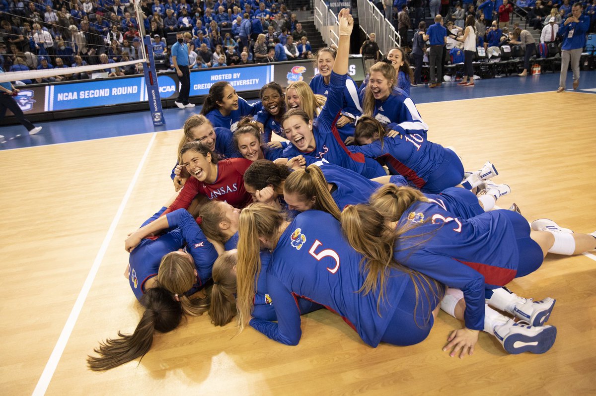 KUVolleyball's tweet photo. Rock. Freaking. Chalk!

#RockChalk | #KUVB https://t.co/cCMiIaFhBo