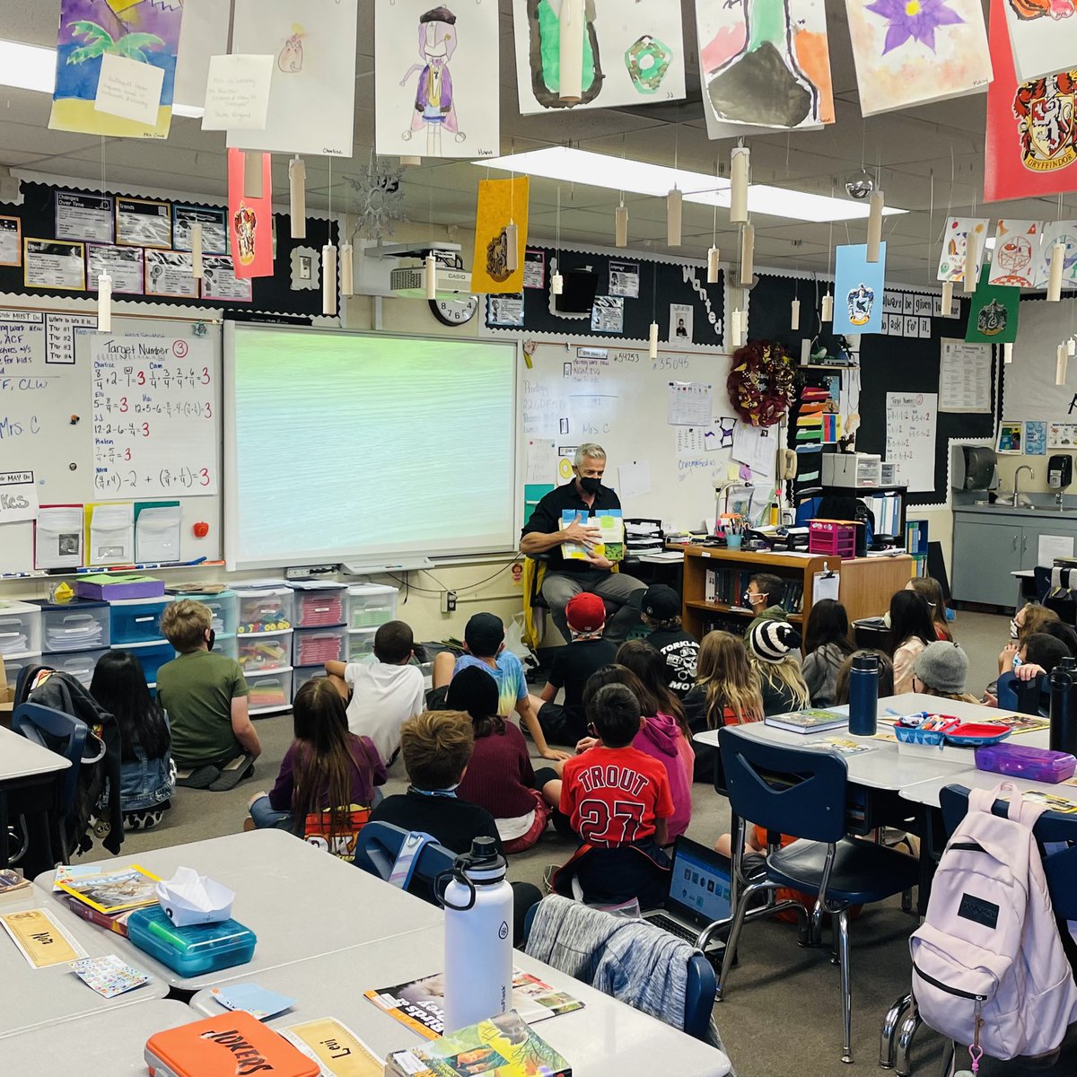 OkaWolfpack's tweet photo. Teachers in grades 3-5 worked with @MomentuminTeach to deepen their practice in reading workshop. #okawolfpack 📚♥️ https://t.co/QZkEi10OtO