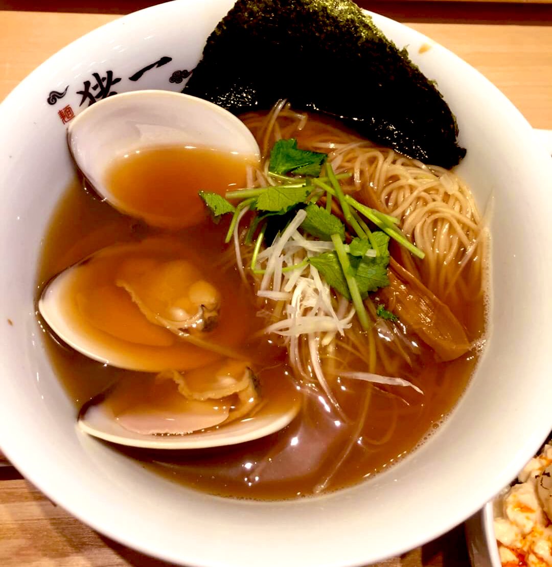 蛤の出汁を使用したラーメン🍜 ラーメン店に2500円も使った… うまければよし🤤