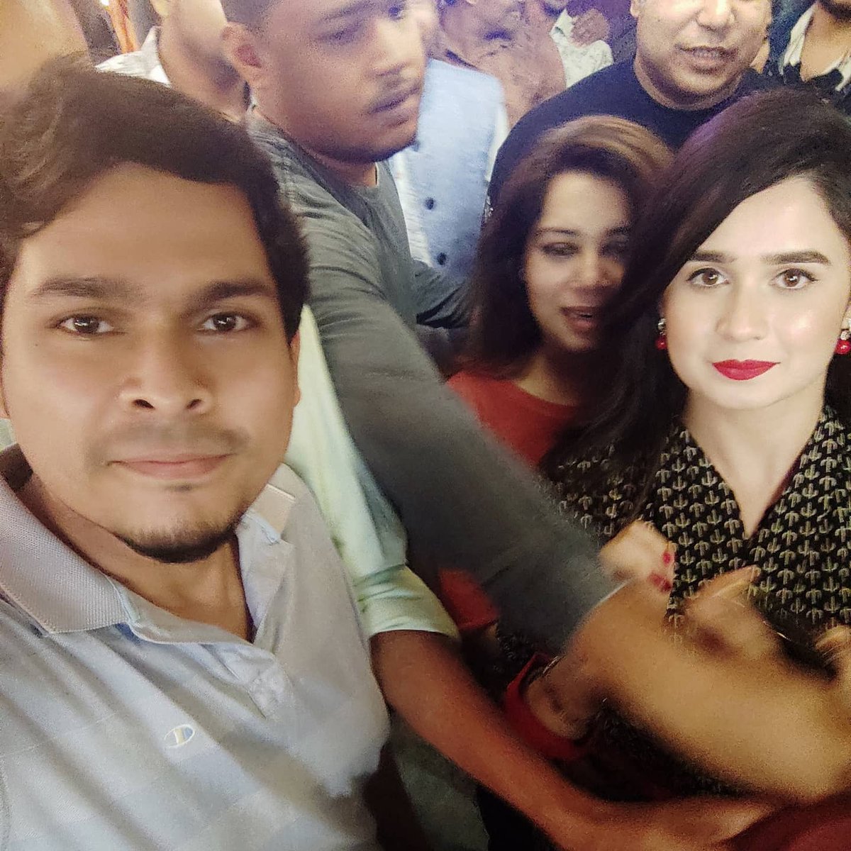 mdalijunaed95's tweet photo. Mission Extreme - মিশন এক্সট্রিম a new era Of Bangladeshi Cine-Universe!
sudden meet with our star #Oishee 🔥
#missionextreme #banglamovie #RnaR #moviereview #missbangladesh https://t.co/e5s8fDl02n