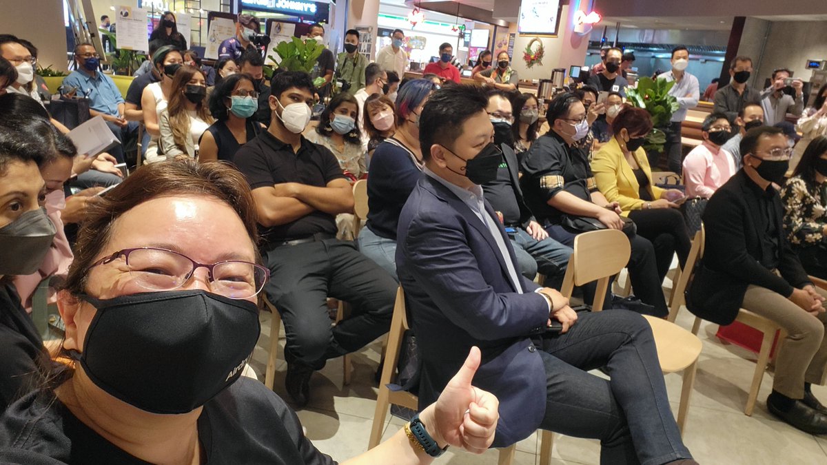 Carol_Fung's tweet photo. An honour to be part of thie small community project featuring 15 eCommerce Sellers dabble in multiple platform of their expertise sharing their strength and weaknesses. Thanks again to the community's support to make this an eventful day!
#eCommercePlaybook #eCommerceHeroes https://t.co/FoXt0cmoXh