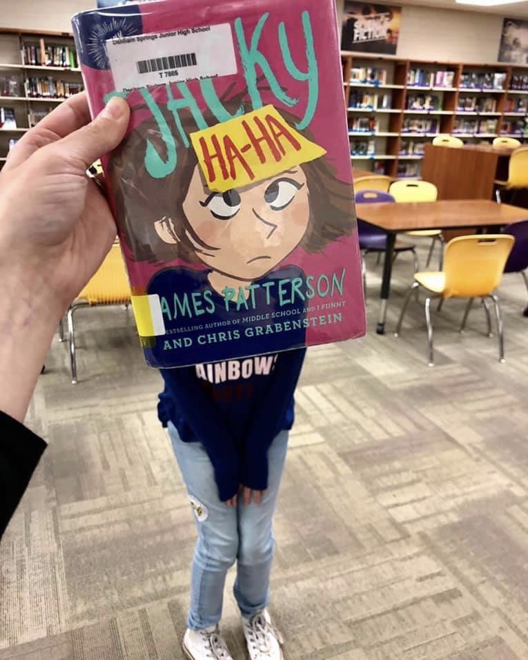Happy #bookfacefriday📚😃