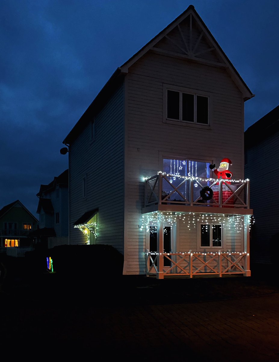 Today’s run chasing Christmas lights 🎅 <a href="/runup2christmas/">Run Up To Christmas</a> #day3 #ukrunchat