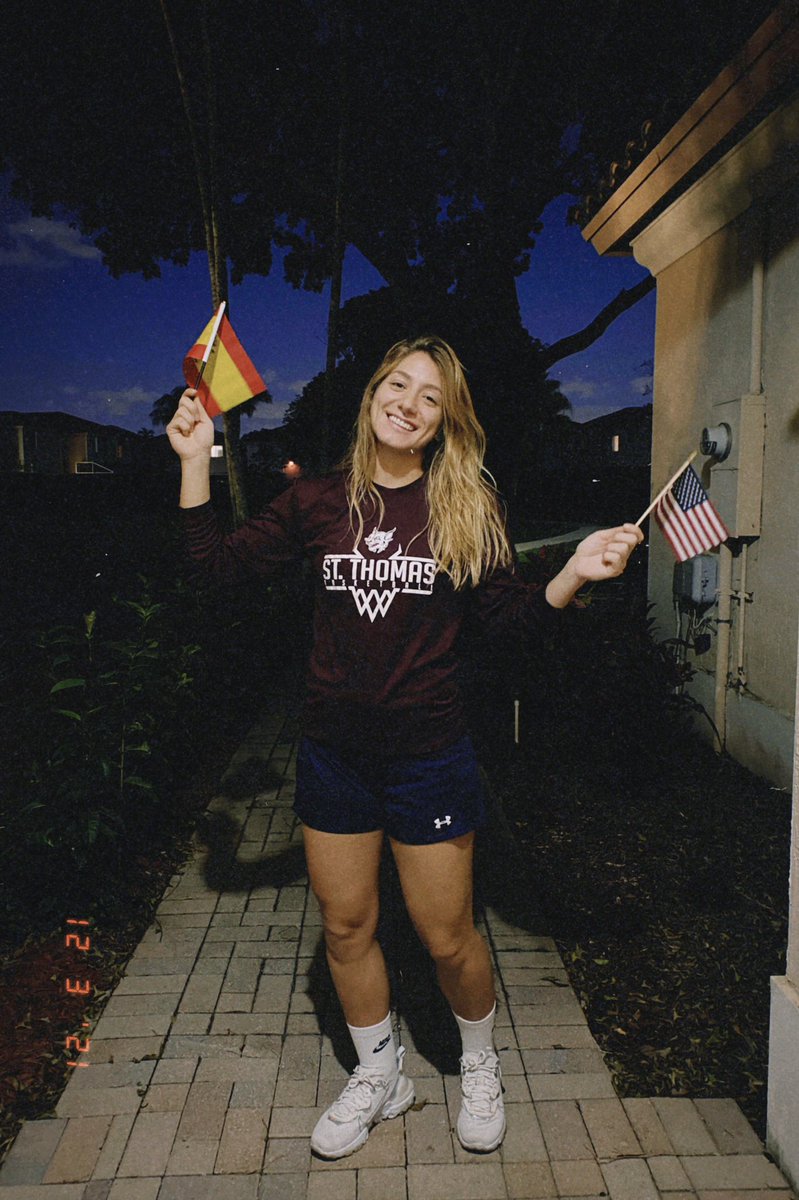 Guess who got her Green Card today and is one step closer to accomplishing her dreams 😏