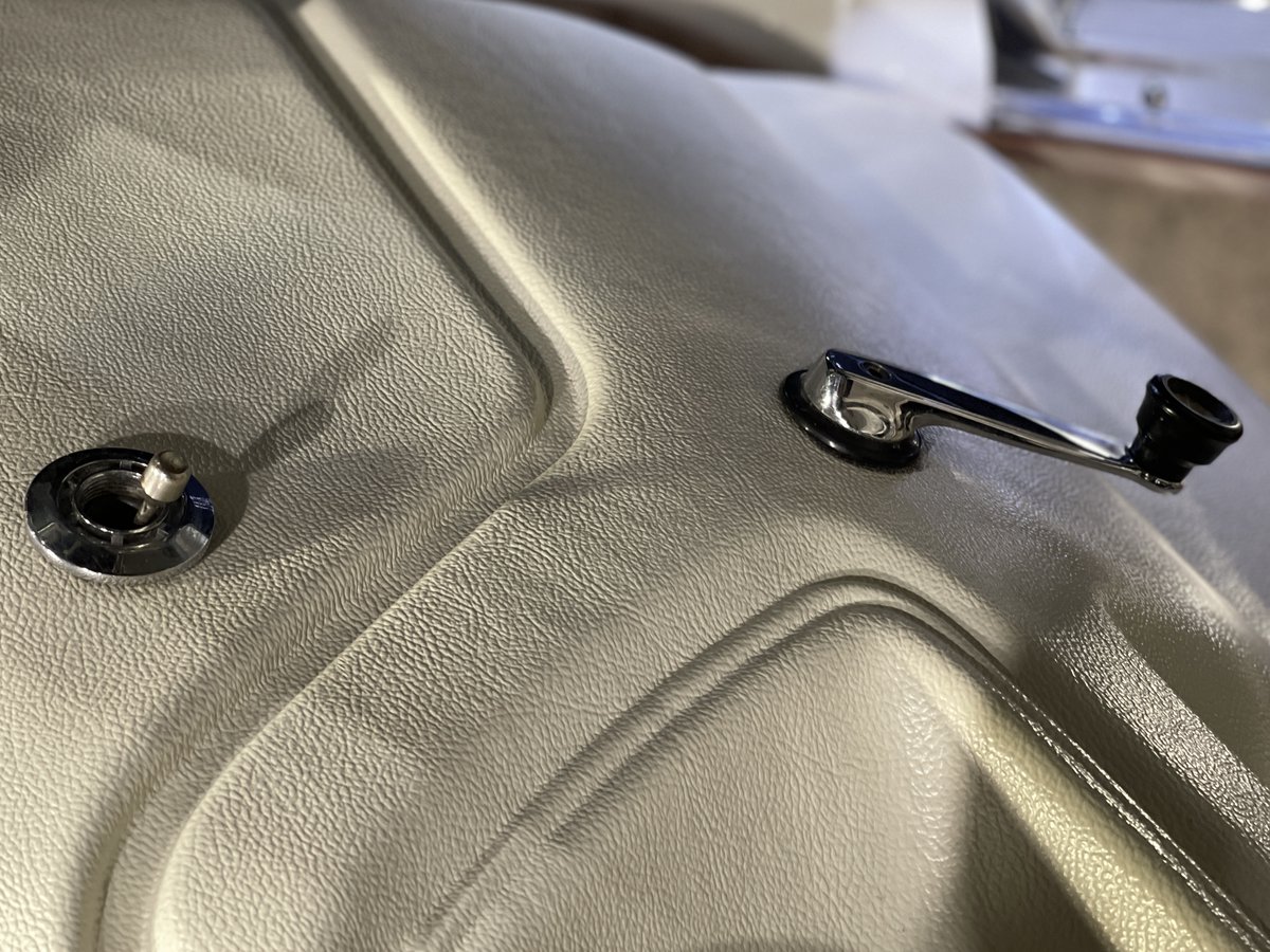 mecum's tweet photo. Time for a close-up! Any guesses on the make and model?

Post it in the comments and check back later for the answer...

#MecumKC #VisitKC #KCMO #Mecum #MecumAuctions #WhereTheCarsAre https://t.co/GV8JyTFBkP