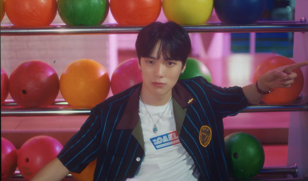 archivelmh's tweet photo. loving minhyuk in this concept 
#You_Problem https://t.co/YGrgNcbi7m