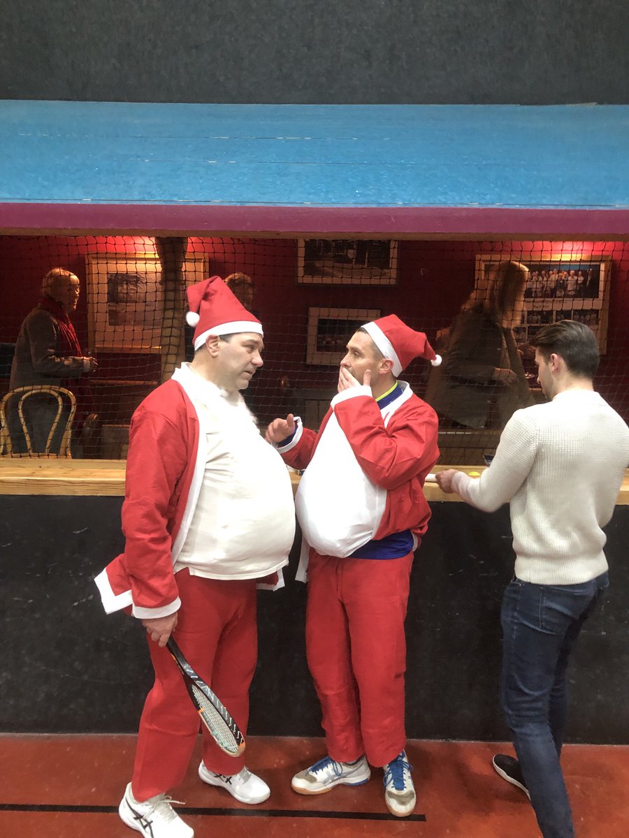 Great fun Christmas party tonight where visiting pro just edged our Mr Knibbs in a hard fought game of T60. Well done Mr Hobbs
#realtennis #nrtc #newmarketsport
