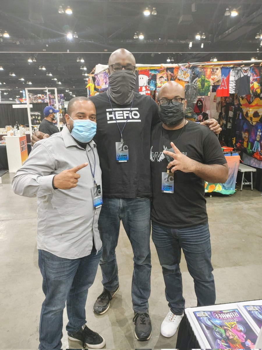 itsonlychuck's tweet photo. Fanboying at @comicconla
#winglesscomics in the house!
@comics_royal @blackastronaut0
#ComicCon #comicbooks #comiccreator https://t.co/rxPTY9fqo9