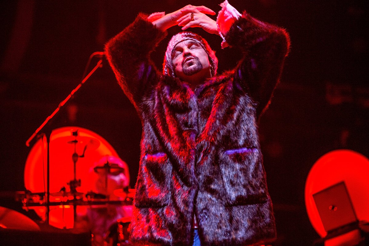 itf's tweet photo. James at Manchester Arena #timbooth #james #chloealper @wearejames @RealTimBooth https://t.co/wbZMWE7lJM